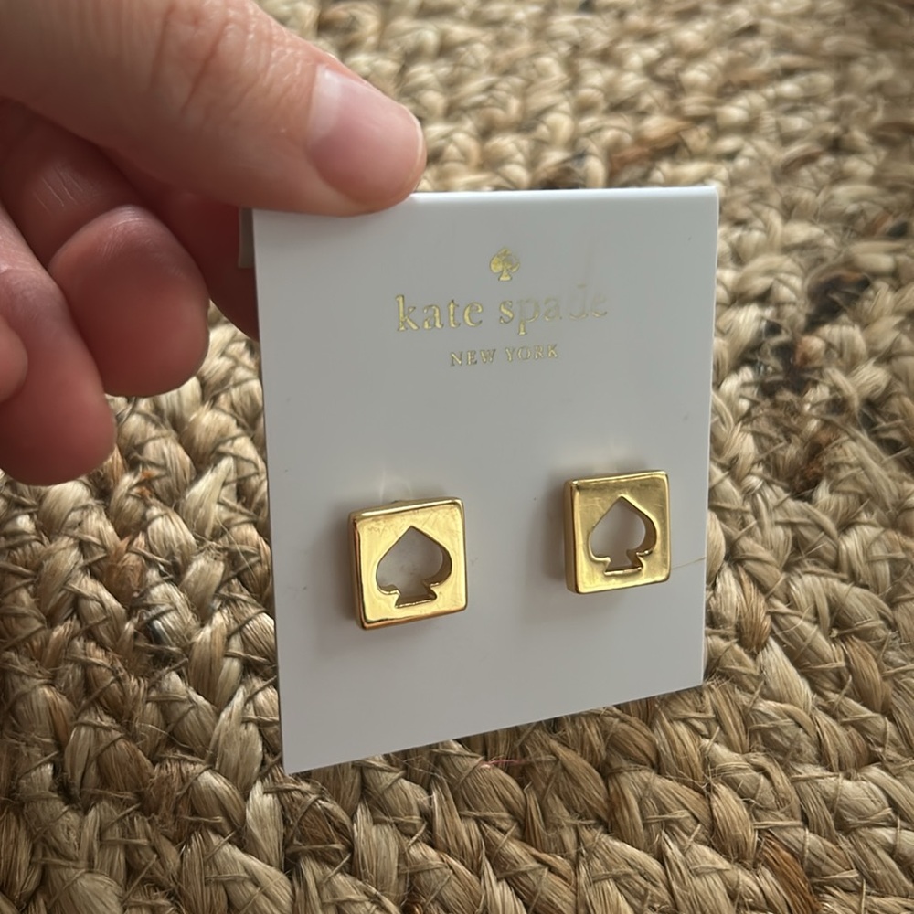 KATE SPADE Golden Hole Punch Spade Signature Stud Earrings - Picture 3 of 6